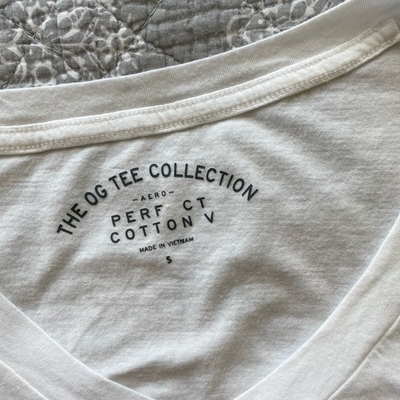 super cute tie-dye v-neck! - Picture 2 of 2